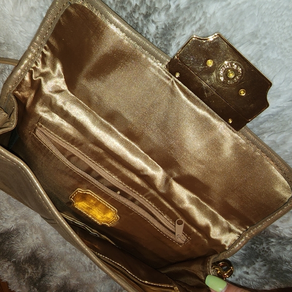 Cross Body - Picture 2 of 3